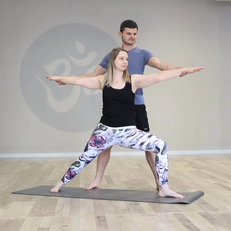 Joga z Beatą Waszczykowską – skłony w przód – Sklep Yoga Centrum